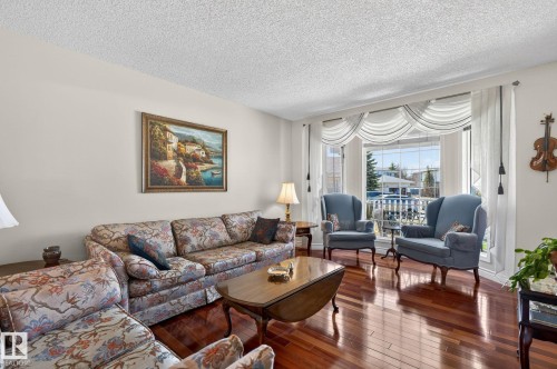 3108 36B Avenue, Edmonton, AB - Indoor Photo Showing Living Room