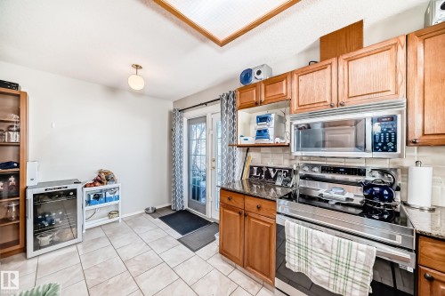 3218 36 Street, Edmonton, AB - Indoor Photo Showing Kitchen