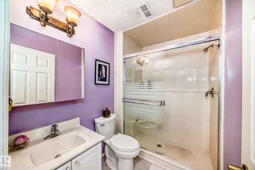 3218 36 Street, Edmonton, AB - Indoor Photo Showing Bathroom