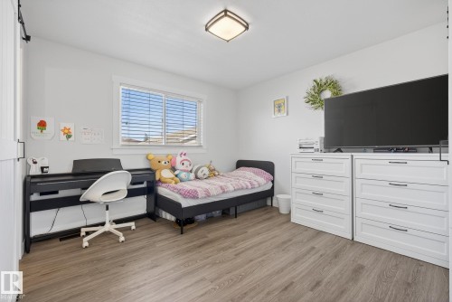 6034 105 Street, Edmonton, AB - Indoor Photo Showing Bedroom