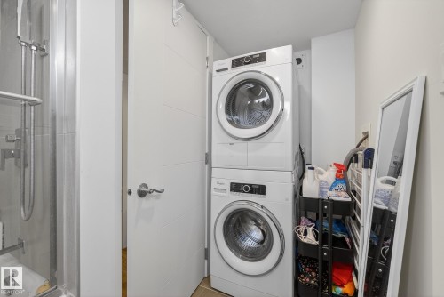 6034 105 Street, Edmonton, AB - Indoor Photo Showing Laundry Room