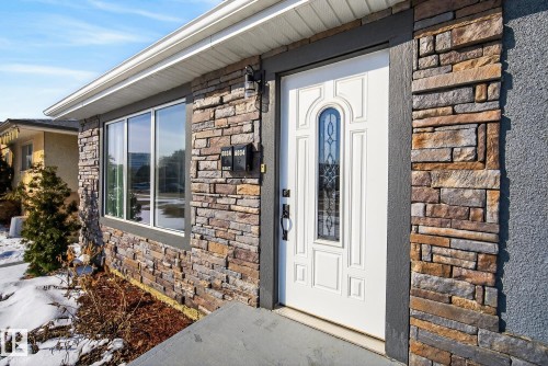 6034 105 Street, Edmonton, AB - Outdoor