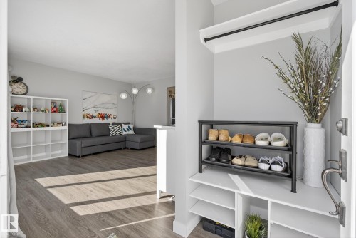 6034 105 Street, Edmonton, AB - Indoor