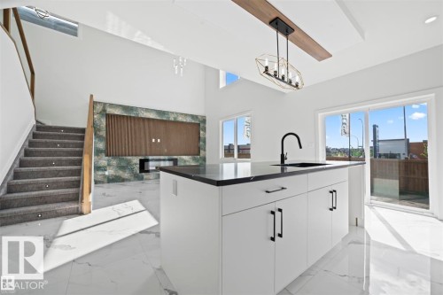216 33 St, Edmonton, AB - Indoor