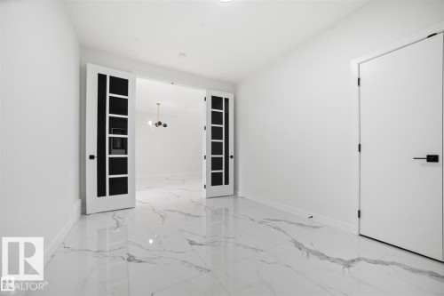 216 33 St, Edmonton, AB - Indoor Photo Showing Other Room