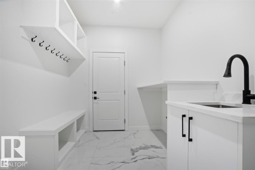 216 33 St, Edmonton, AB - Indoor Photo Showing Other Room