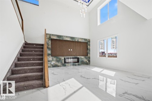 216 33 St, Edmonton, AB - Indoor Photo Showing Other Room