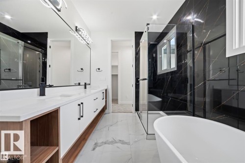 216 33 St, Edmonton, AB - Indoor Photo Showing Bathroom