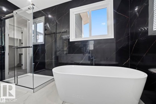 216 33 St, Edmonton, AB - Indoor Photo Showing Other Room
