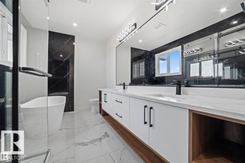216 33 St, Edmonton, AB - Indoor Photo Showing Bathroom