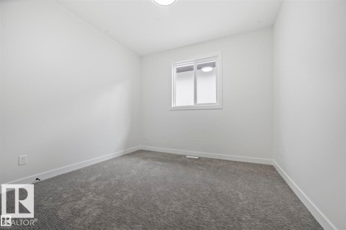 216 33 St, Edmonton, AB - Indoor Photo Showing Other Room