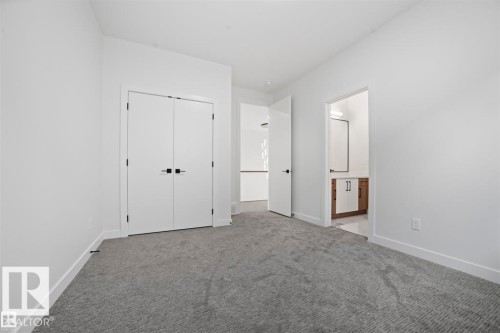 216 33 St, Edmonton, AB - Indoor Photo Showing Other Room