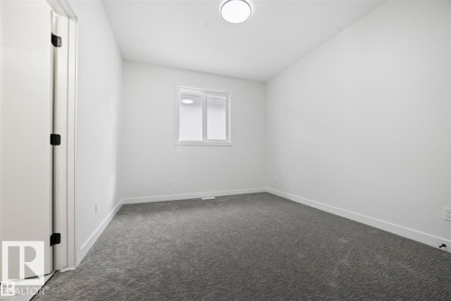 216 33 St, Edmonton, AB - Indoor Photo Showing Other Room