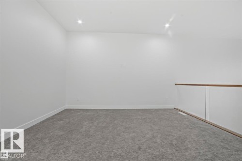 216 33 St, Edmonton, AB - Indoor Photo Showing Other Room