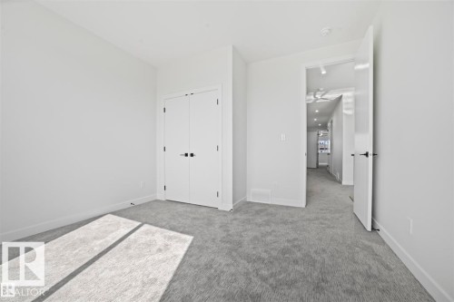 216 33 St, Edmonton, AB - Indoor Photo Showing Other Room