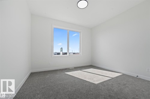 216 33 St, Edmonton, AB - Indoor Photo Showing Other Room