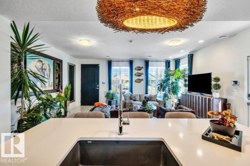 10920 96 Street, Edmonton, AB - Indoor Photo Showing Kitchen