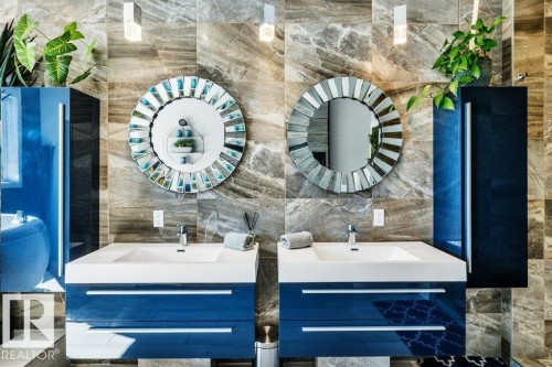 10920 96 Street, Edmonton, AB -  Photo Showing Bathroom