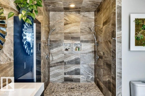 10920 96 Street, Edmonton, AB - Indoor Photo Showing Bathroom