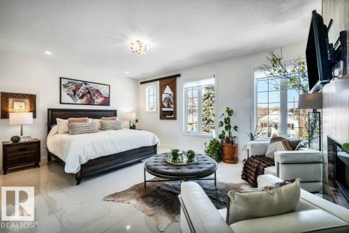 10920 96 Street, Edmonton, AB - Indoor Photo Showing Bedroom