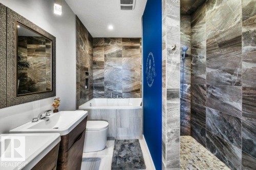 10920 96 Street, Edmonton, AB - Indoor Photo Showing Bathroom