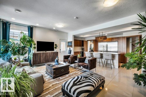 10920 96 Street, Edmonton, AB - Indoor Photo Showing Living Room