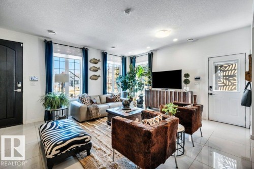 10920 96 Street, Edmonton, AB - Indoor Photo Showing Living Room