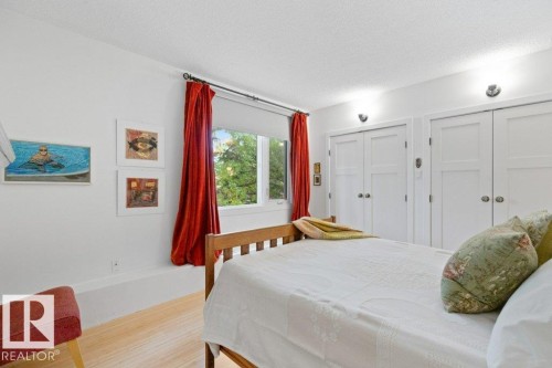 202 9809 110 Street, Edmonton, AB - Indoor Photo Showing Bedroom