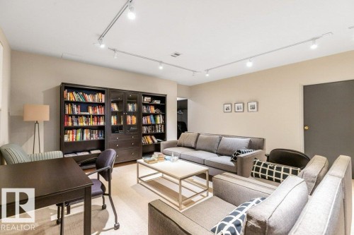 202 9809 110 Street, Edmonton, AB - Indoor