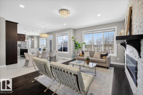 1380 Graydon Hill Way, Edmonton, AB - Indoor Photo Showing Living Room