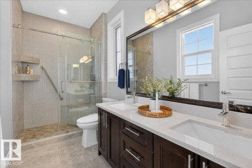 1380 Graydon Hill Way, Edmonton, AB - Indoor Photo Showing Bathroom