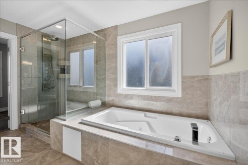 1380 Graydon Hill Way, Edmonton, AB - Indoor Photo Showing Bathroom