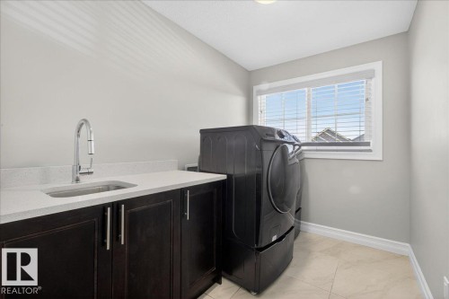 1380 Graydon Hill Way, Edmonton, AB - Indoor Photo Showing Laundry Room