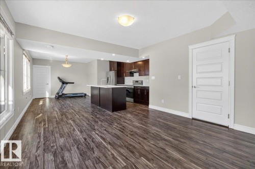 1380 Graydon Hill Way, Edmonton, AB - Indoor Photo Showing Kitchen