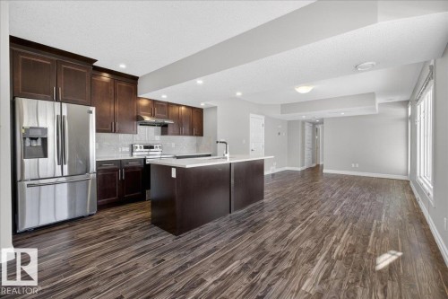 1380 Graydon Hill Way, Edmonton, AB - Indoor Photo Showing Kitchen With Upgraded Kitchen