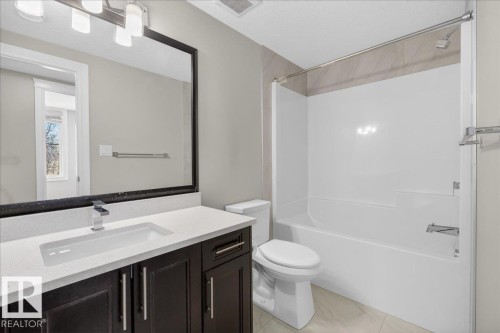 1380 Graydon Hill Way, Edmonton, AB - Indoor Photo Showing Bathroom