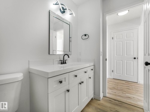 4103 28 Avenue, Edmonton, AB - Indoor Photo Showing Bathroom