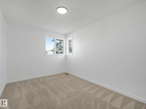 4103 28 Avenue, Edmonton, AB - Indoor Photo Showing Other Room