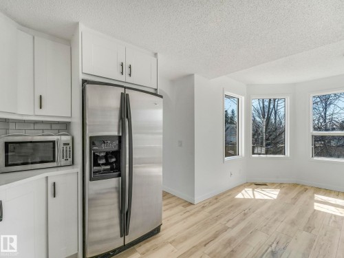 4103 28 Avenue, Edmonton, AB - Indoor Photo Showing Kitchen