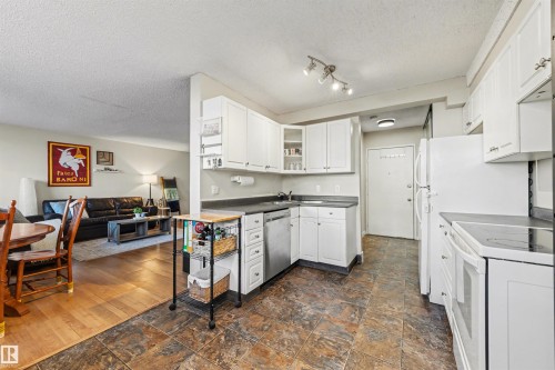110 14520 52 Street, Edmonton, AB - Indoor Photo Showing Kitchen