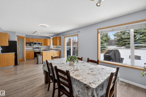 874 Ryan Place, Edmonton, AB - Indoor Photo Showing Dining Room