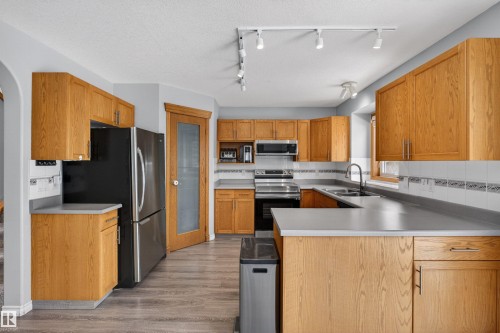 874 Ryan Place, Edmonton, AB - Indoor Photo Showing Kitchen With Double Sink