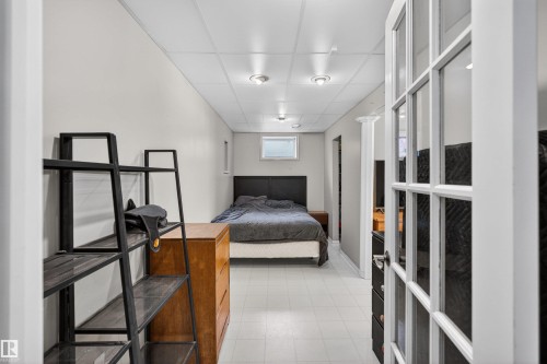 874 Ryan Place, Edmonton, AB - Indoor