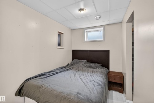 874 Ryan Place, Edmonton, AB - Indoor Photo Showing Bedroom