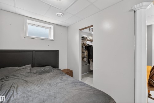 874 Ryan Place, Edmonton, AB - Indoor Photo Showing Bedroom