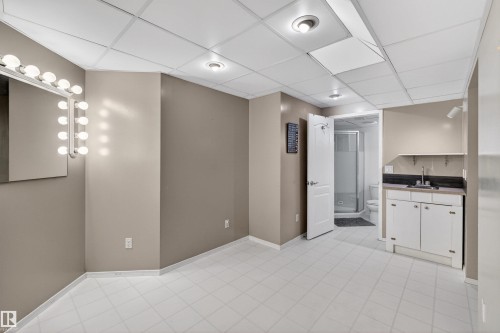 874 Ryan Place, Edmonton, AB - Indoor Photo Showing Other Room