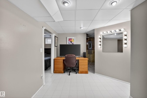874 Ryan Place, Edmonton, AB - Indoor
