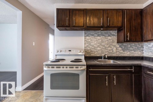 7 15431 93 Avenue, Edmonton, AB - Indoor Photo Showing Kitchen