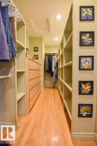 16115 57 Street, Edmonton, AB - Indoor With Storage