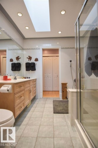 16115 57 Street, Edmonton, AB - Indoor Photo Showing Bathroom